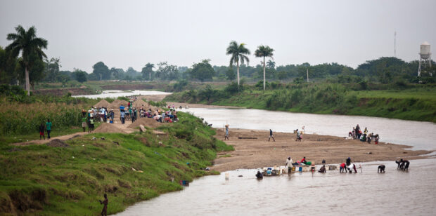 La République dominicaine ferme sa frontière avec Haïti à cause d’un conflit sur l’eau