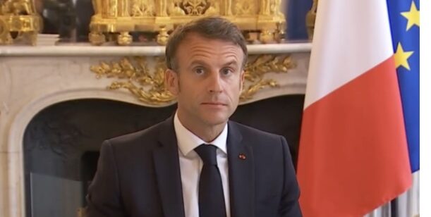 Macron démission !